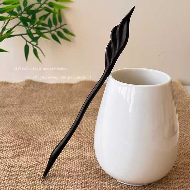 Wooden Hairp Exquisite Carving - Travel Accessories High End recension och pris